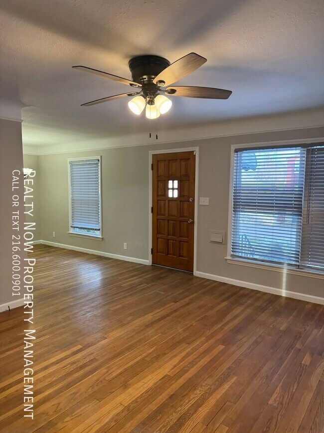 Foto del edificio - 6166 Wareham Dr