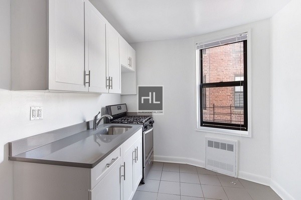 Primary Photo - Rego Park Renovated 2 bedroom