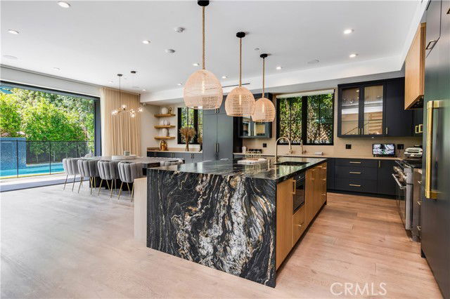 Building Photo - 5517 Allott Ave