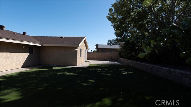 Foto del edificio - 6642 Amberwood Dr