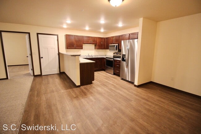 Building Photo - 1190 Kronenwetter Dr