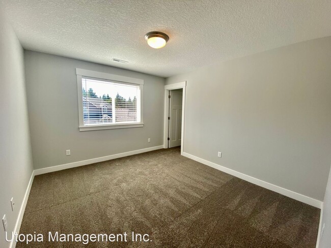 Building Photo - 4 br, 2.5 bath House - 38243 Mulberry St.