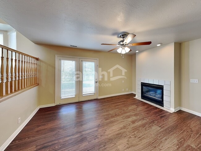 Foto del edificio - 1872 W Sir Charles Dr