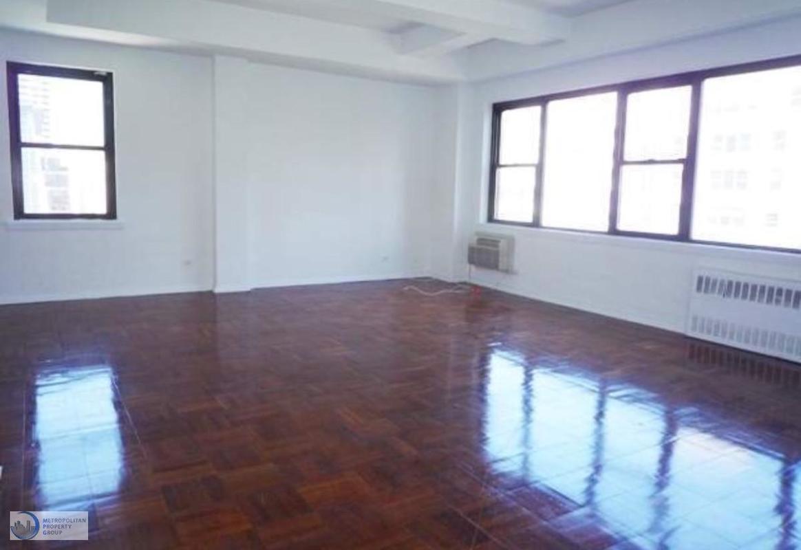 Foto principal - 157 E 57th St