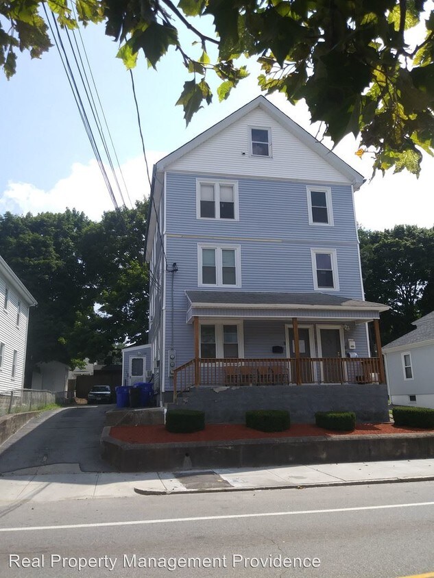 Foto principal - 916 Mineral Spring Ave