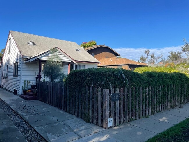 Building Photo - 4215 Mildred Ave