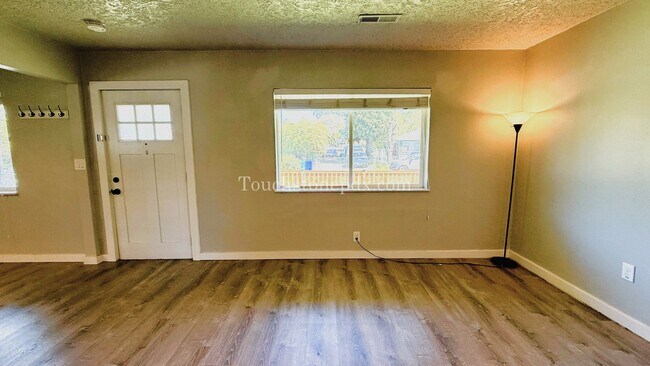 Foto del edificio - Beautifully Remodeled Home in Near Powell ...