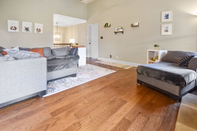 Foto del edificio - Pet Friendly Four Bedroom with Basement in...