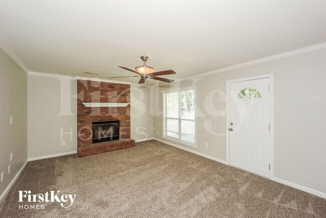 Foto del edificio - 42 Treetop Ln