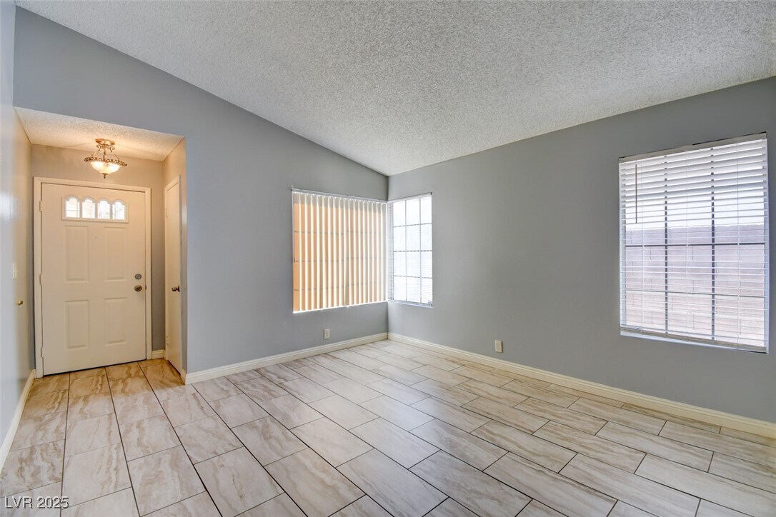 Foto principal - 7732 Parnell Ave