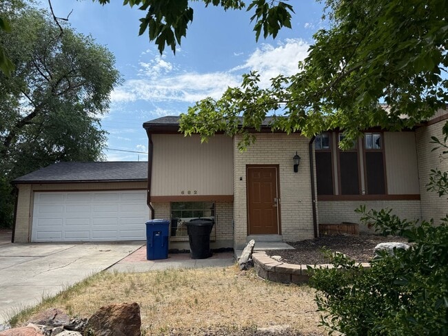Building Photo - 680 E Malibu Dr