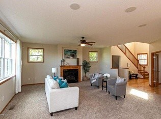 Foto del edificio - 5250 Forest Knoll Dr SE