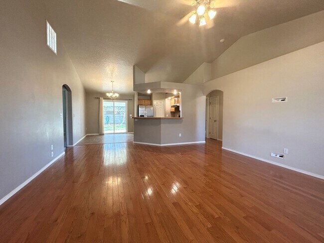 Foto del edificio - 115 Cassidy Dr E