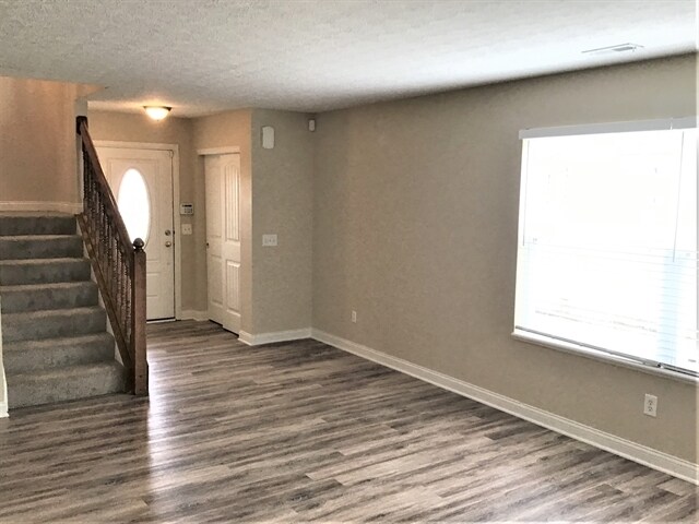 Foto del edificio - 6950 Willow Bloom Drive