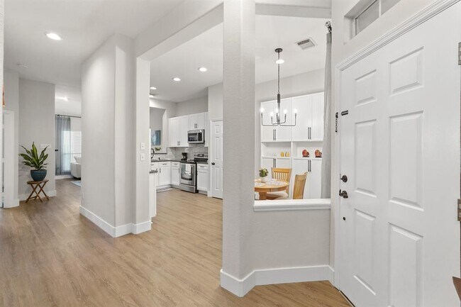 Foto del edificio - 8915 Summer Ash Ln