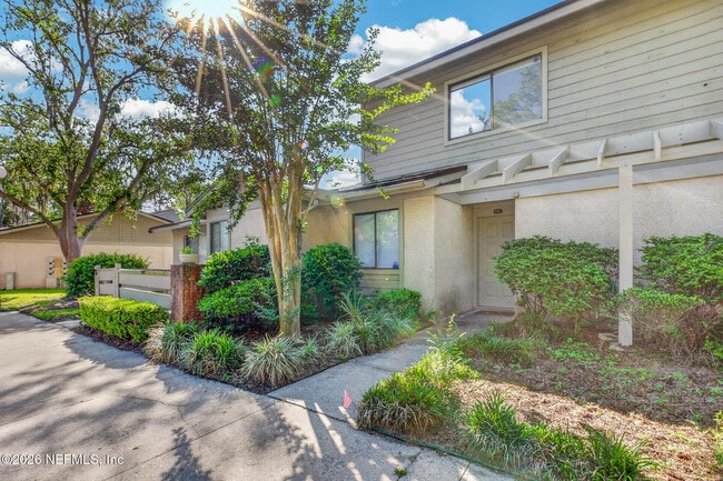 Building Photo - 7701 Baymeadows Cir W
