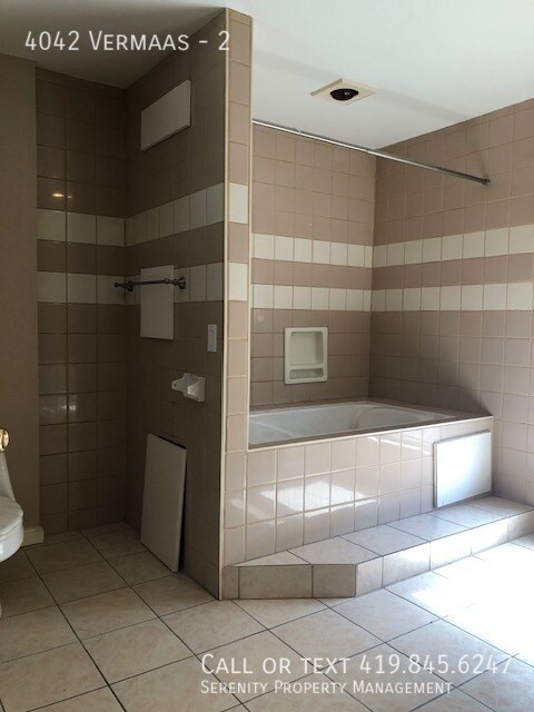 Building Photo - Beautiful 1-bedroom Duplex!