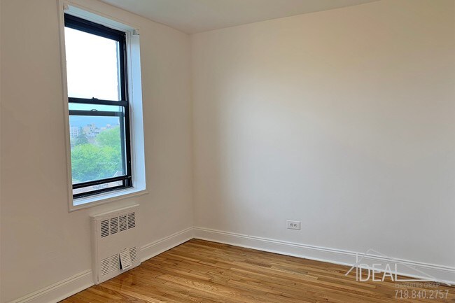 Building Photo - Large Studio converted 1 Bedroom In Midwood