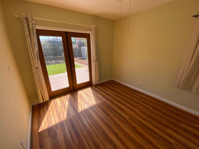 Foto del edificio - 214 S Bonita St