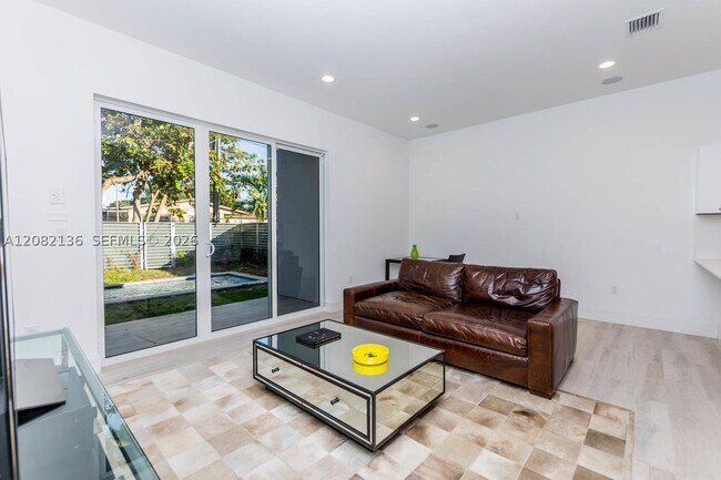 Foto del edificio - 2875 SW 33rd Ct