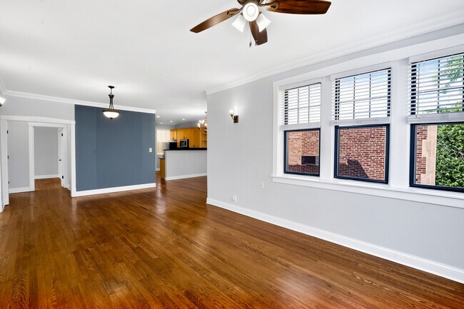 Foto del edificio - 7626 N Eastlake Terrace