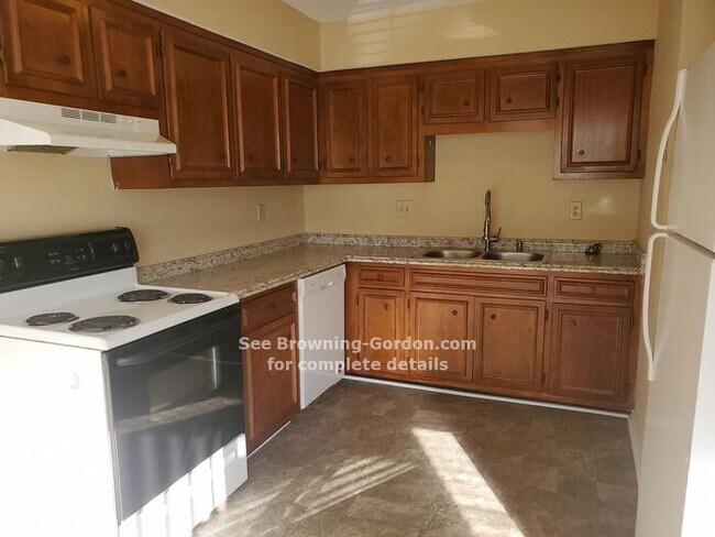 Building Photo - 2 bedroom condo in Brentwood!