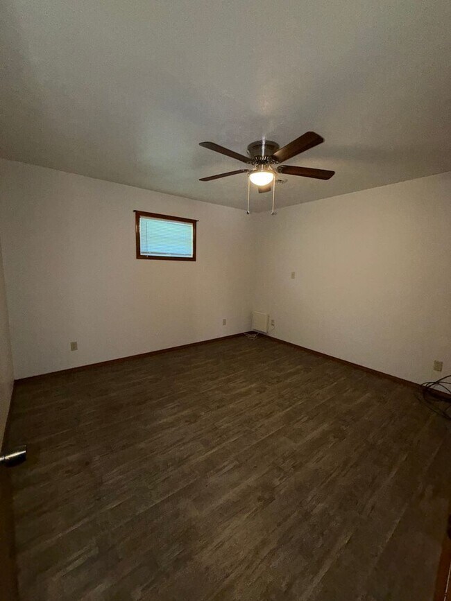 Foto del edificio - 2110-2112 Illinois Ave