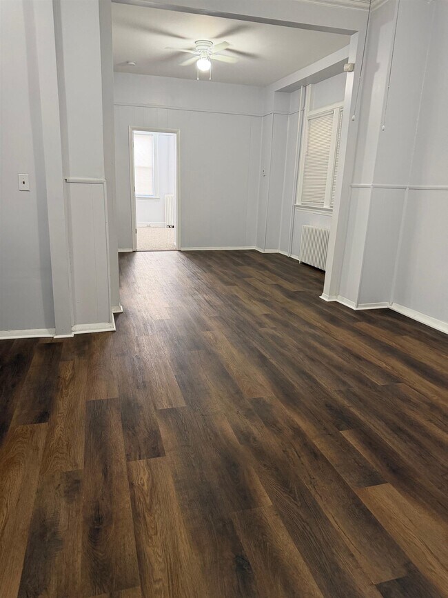 Foto del edificio - 756 Irving Pl