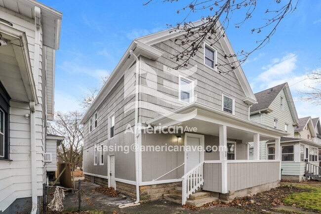 Foto del edificio - 593 Emerson St