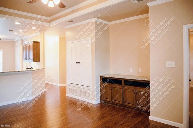 Foto del edificio - 2 br, 2 bath Triplex - 457 Neals Hill Rd