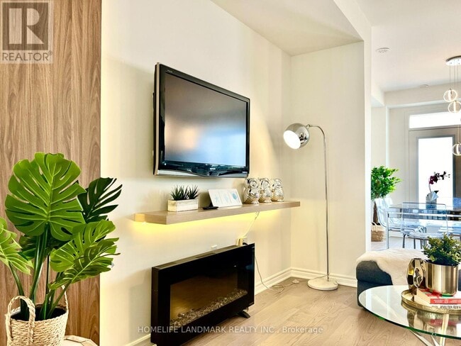 Building Photo - 1400 Kaniv St