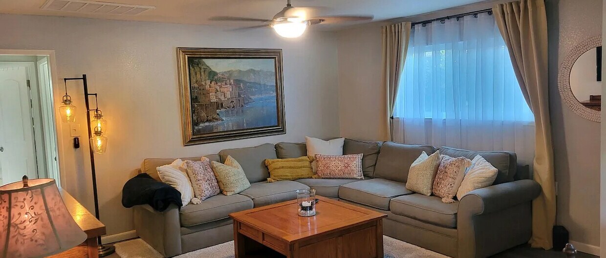 Foto principal - 733 Prince Ave
