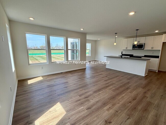 Foto del edificio - Brand-New 4 Bedroom Open w/Concept Living – Lee’s Summit Schools