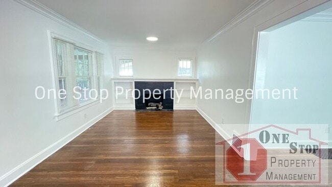 Foto del edificio - Charming 3 Bed, 1.5 Bath Home with Charact...