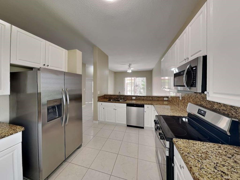 Photo - 1422 SW 158th Ave #1422