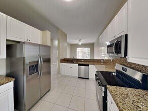 Building Photo - 1422 SW 158th Ave