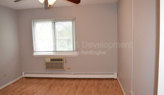 Foto del edificio - 1180 Meadow Ln