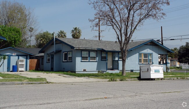 Foto del edificio - 706 N Mountain View Av