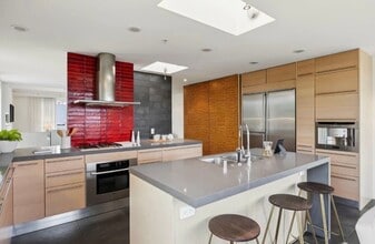 Building Photo - 3208 Pierce St