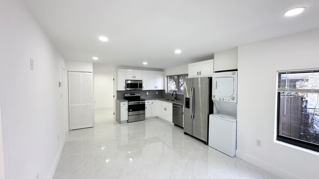 Foto del edificio - 1304 NW 43rd St