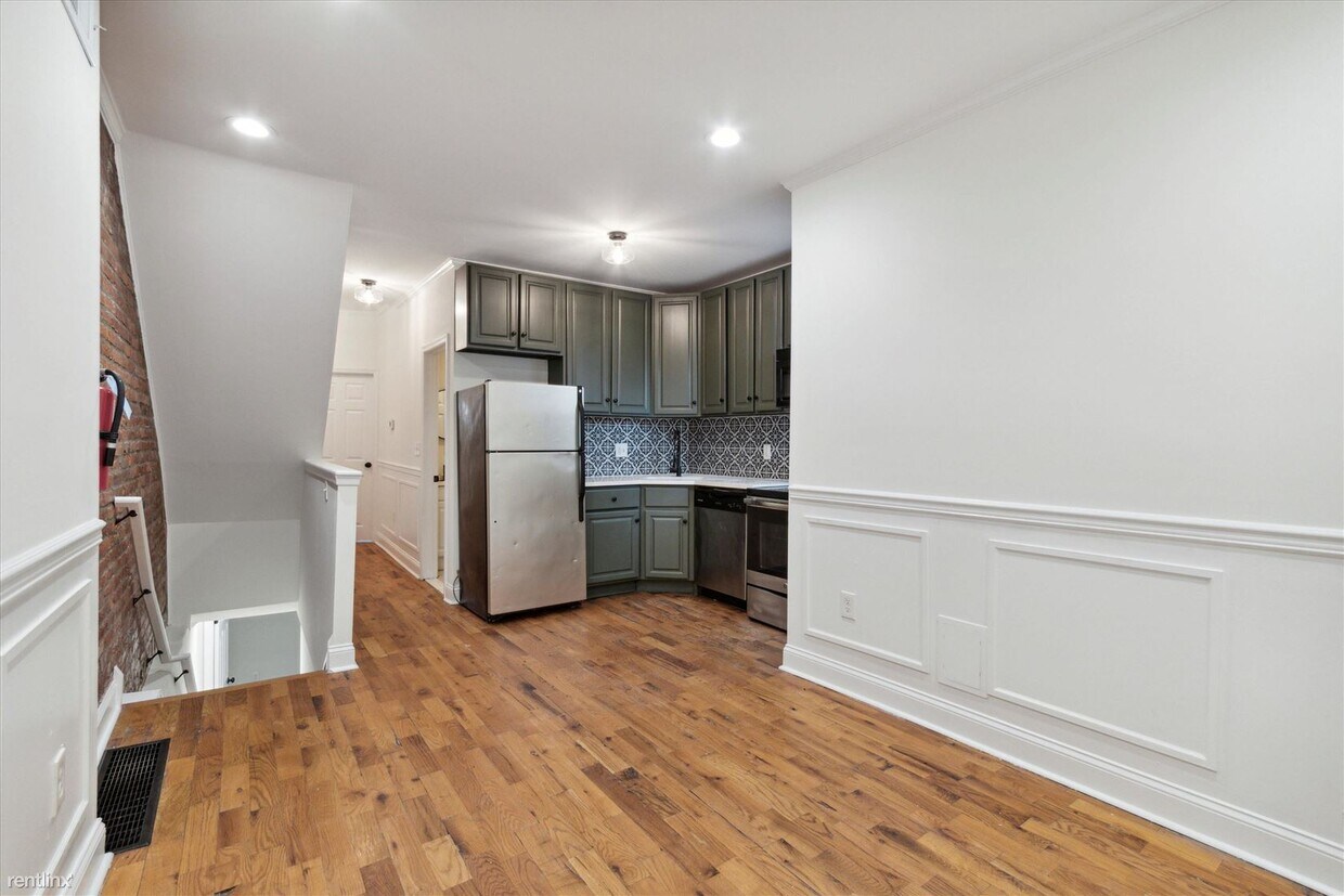 Primary Photo - 4 br, 4 bath House - 2246 N SYDENHAM ST