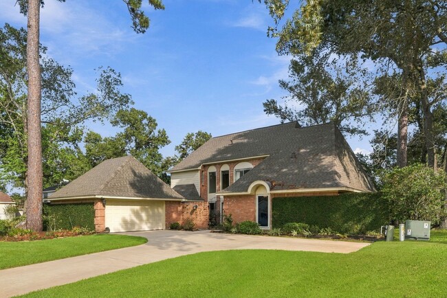 Building Photo - 8214 Magnolia Glen Dr