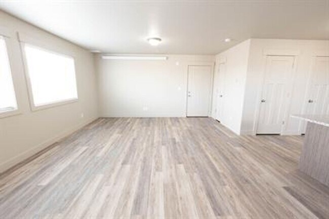 Foto del edificio - 6327 N Freedom Rd