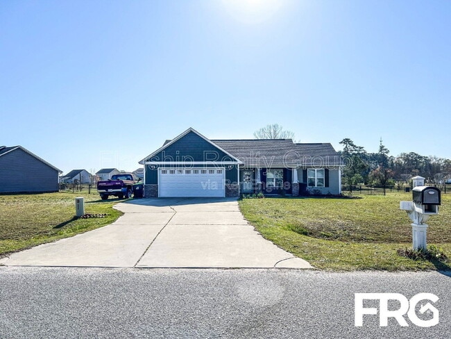 Building Photo - 200 Willow Pond Dr