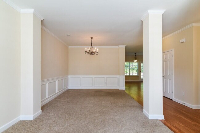 Foto del edificio - 738 Austin Creek Dr