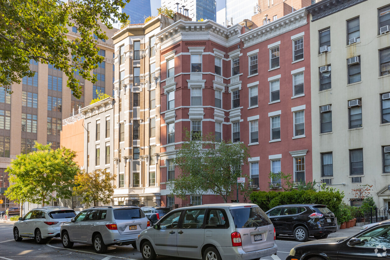 Primary Photo - 357 W 29th St