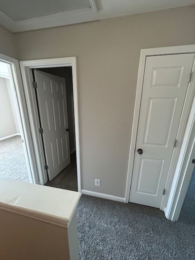 Foto del edificio - 822 Oak Arbor Ct