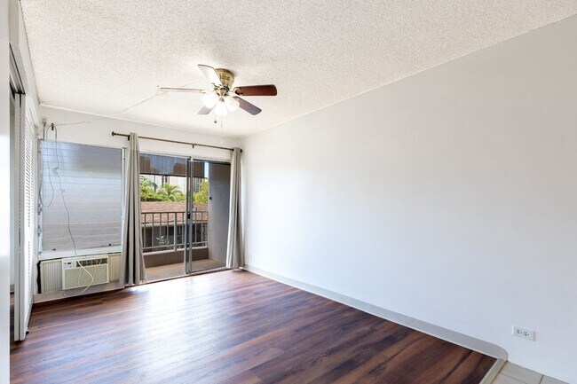 Building Photo - Queens Villa 1bd/1ba/1parking
