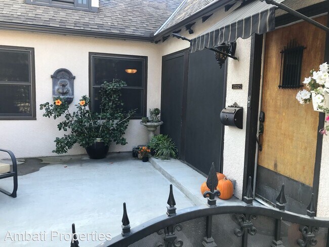Foto del edificio - 4 br, 2.5 bath House - 514 E. Clinton