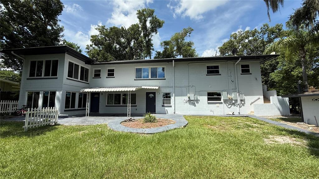 Foto principal - 1148 W Lakeview Cir